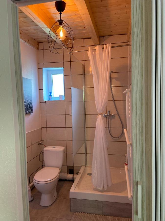 Le Noyer: Petit Chalet Cosy Proche De Mulhouse Riedisheim Eksteriør billede